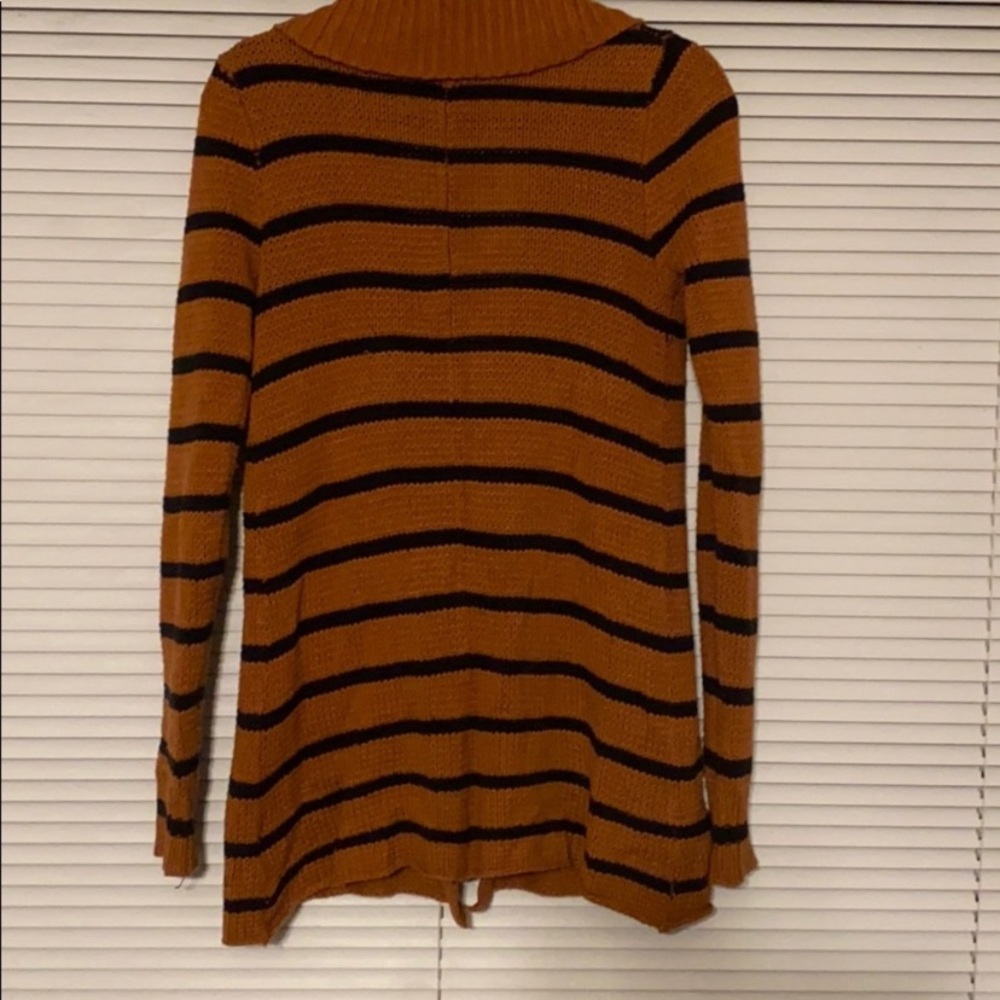 Volcom sweater - Picture 2 of 3